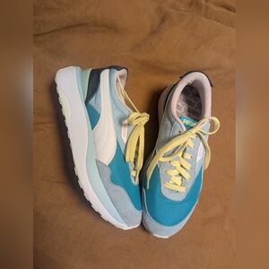 PUMA Pastel Shoes Size 9